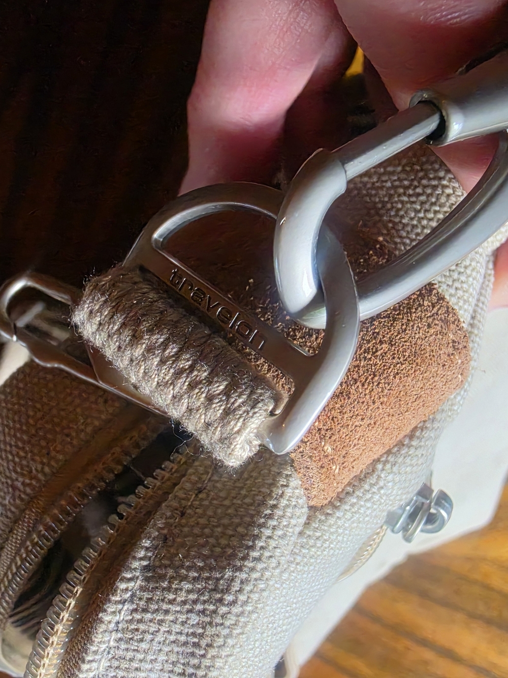 Travelon Heritage Cream/Beige Crossbody Shoulder Sling Bag - NWOT - Picture 8 of 9